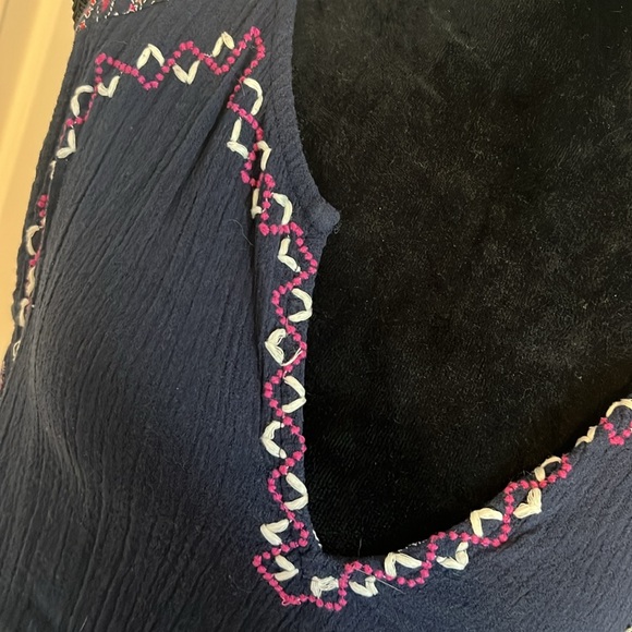 Lucky Brand dine gauze front. Embroidery detail. Print jersey back - Picture 6 of 6